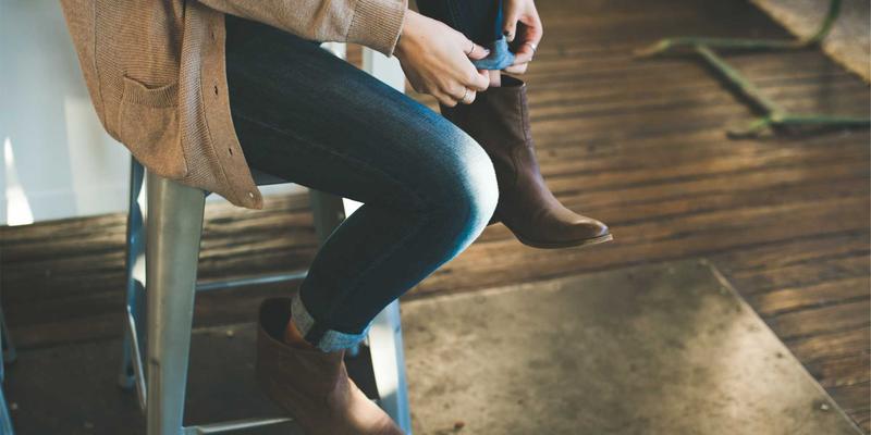 职场人群必学：颈椎腰椎养护操，搭配燕窝灵芝天然产品效果更佳